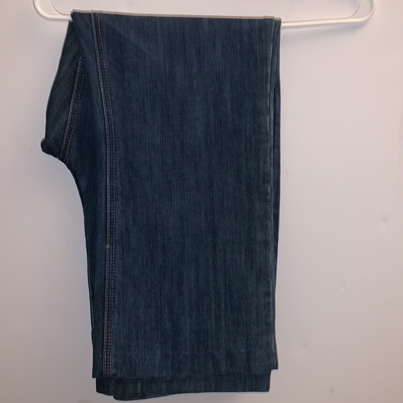 Baccini boot leg blue jeans is size 10 - Picture 2 of 4